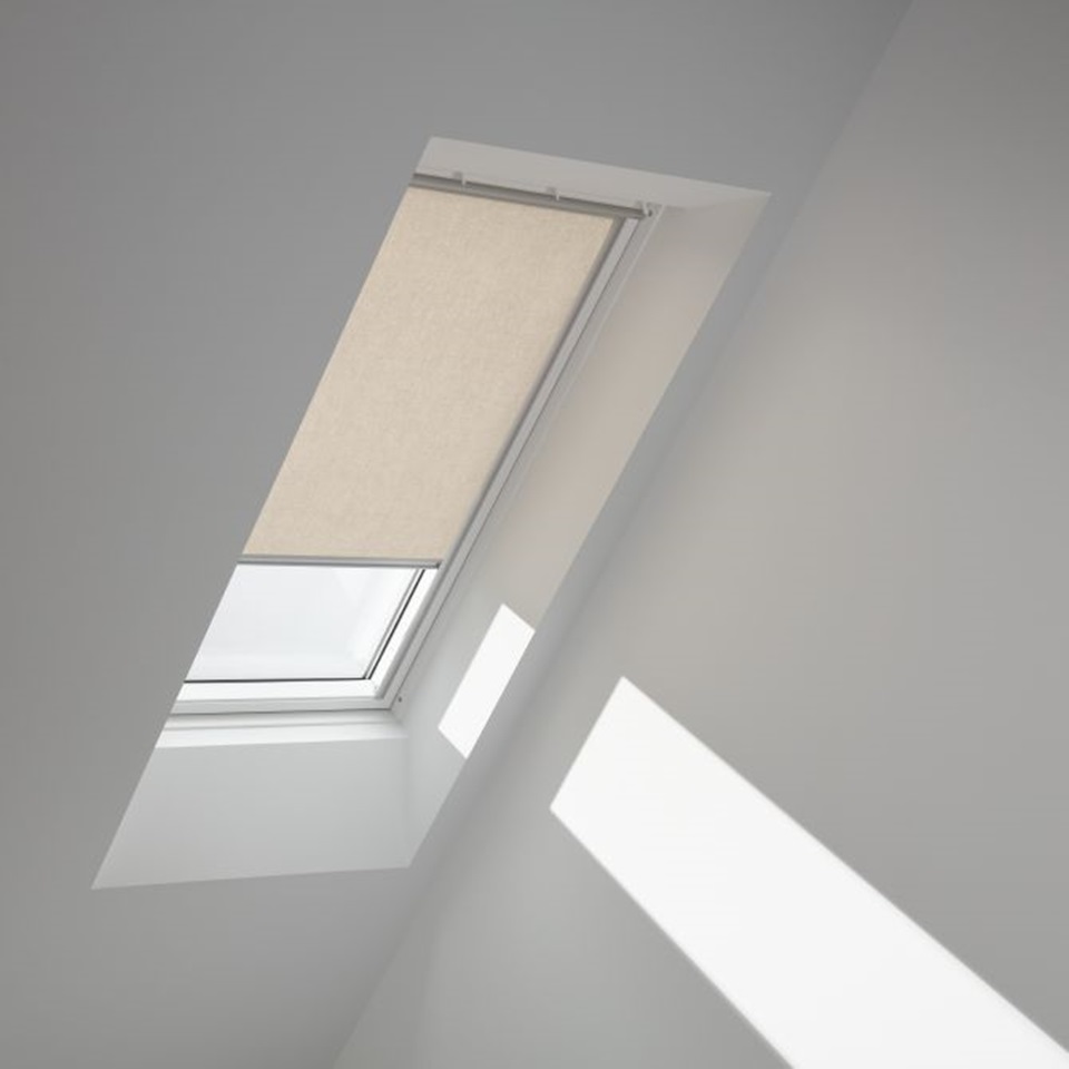 VELUX RFL Manual Roller Blinds l Theroofwindowstore.co.uk